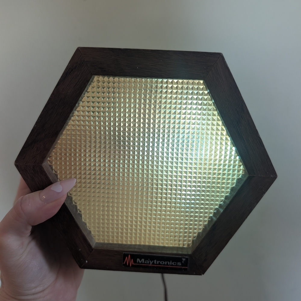 Maytronics Hexagonal Reflective Panel - Picture 7 of 8